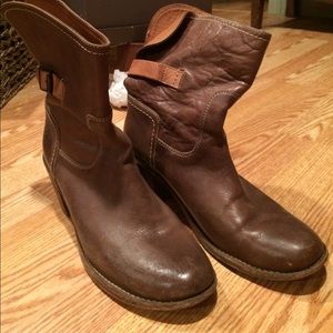 Frye! Bootie. Size10 brown.