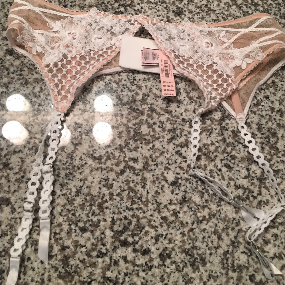 Gorgeous NWT Victoria's Secret Mesh Lace Garter