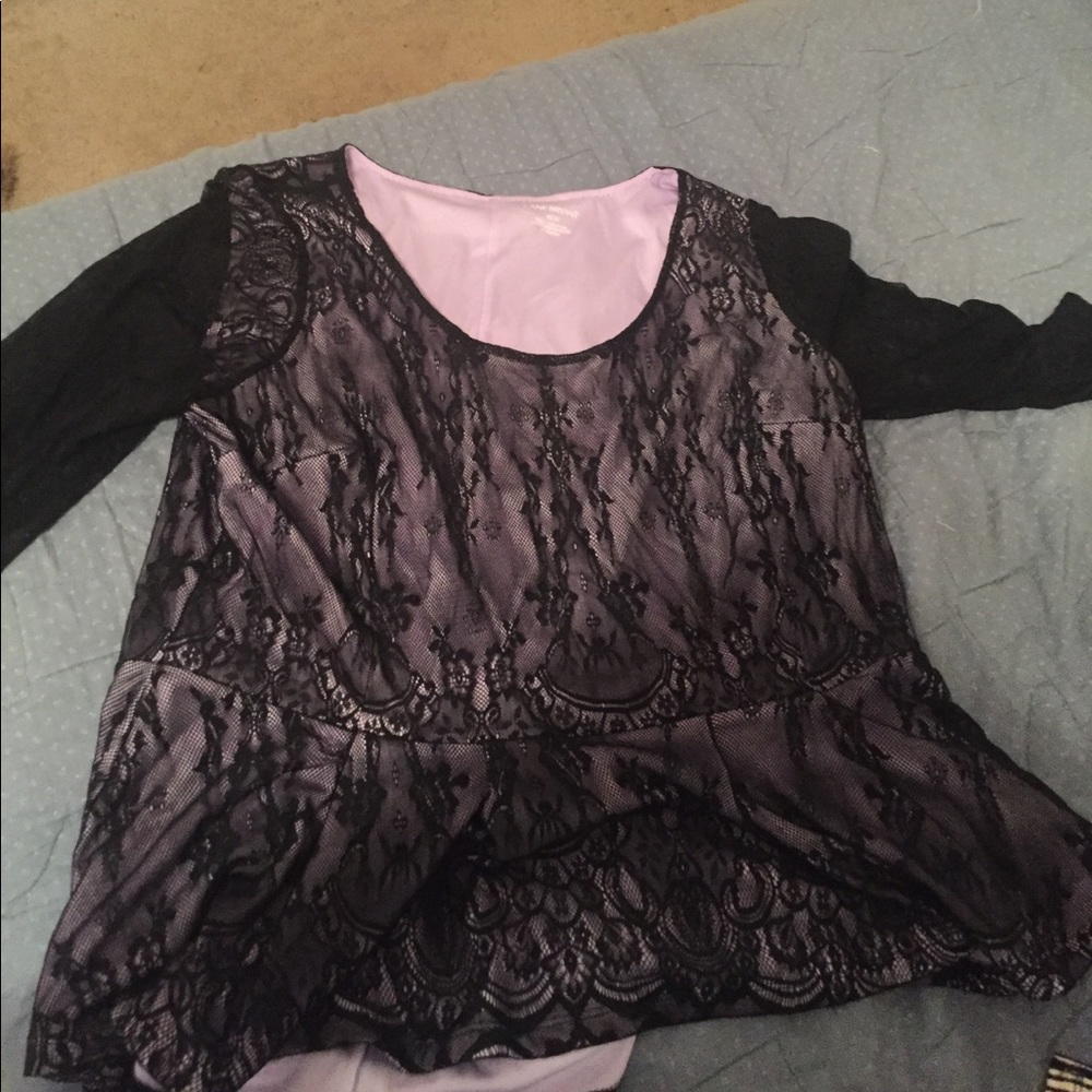 Blouse black lace over purple lining