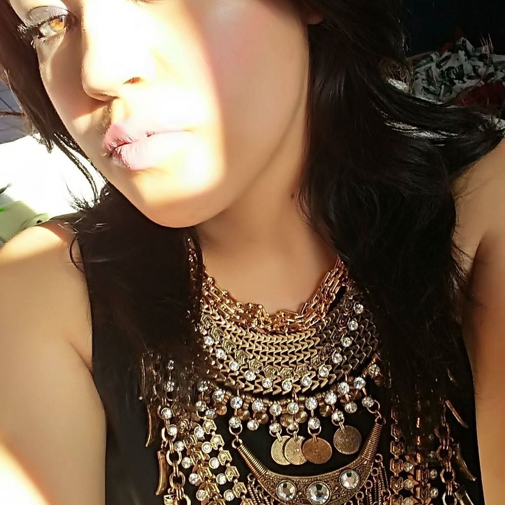 Meet your Posher, Tesia