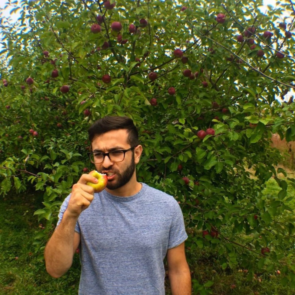 Meet your Posher, Yianni