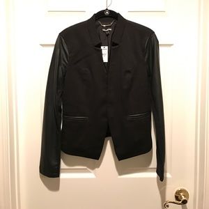 Trendy Black Blazer