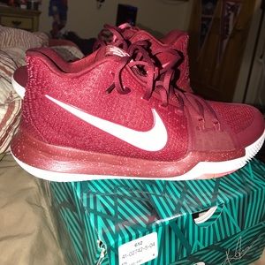 kyrie 3- worn once for basketball game