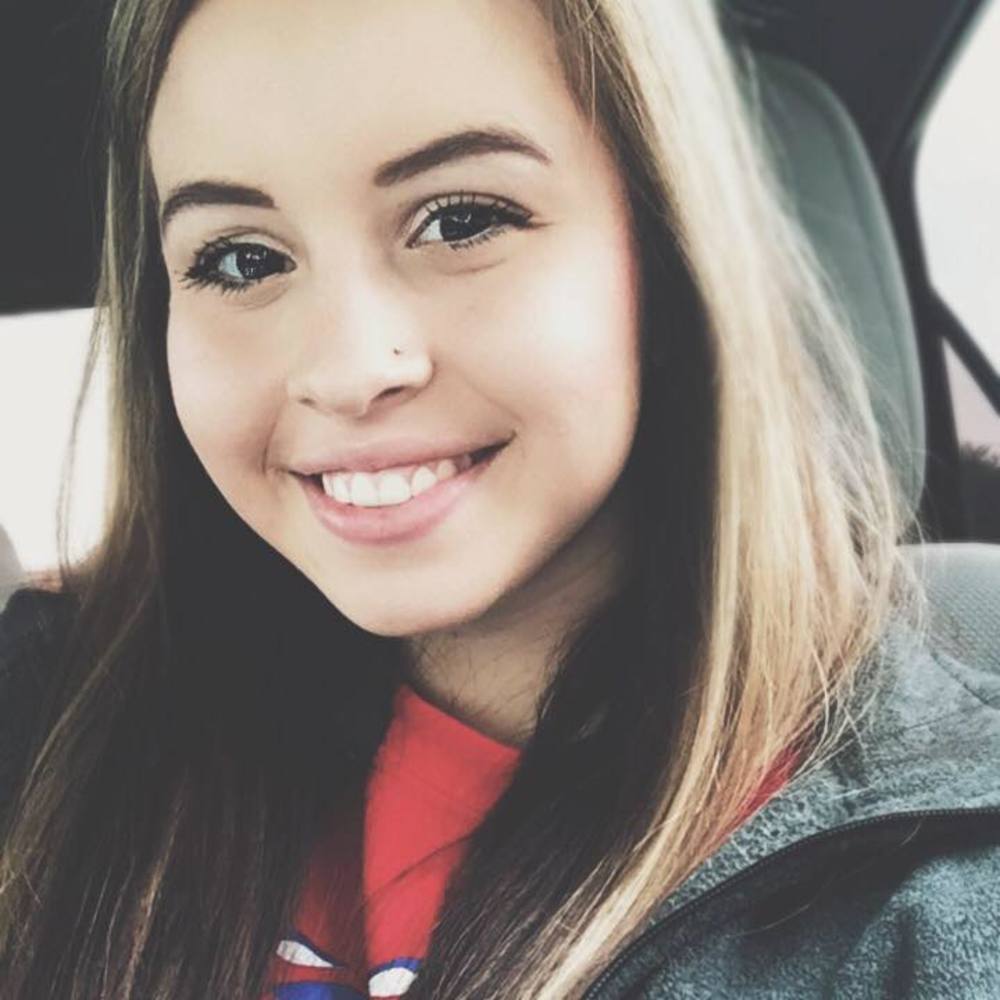 Meet your Posher, Adrianna