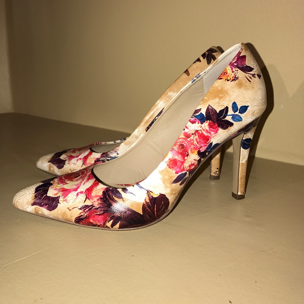 Tsakiris Mallas floral print pumps