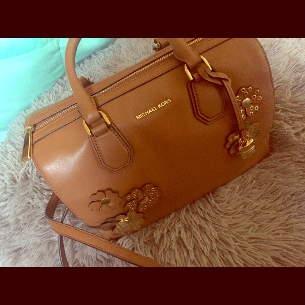 RARE Michael Kors Mercer Floral Leather Duffle Bag🌸