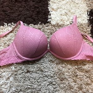 NWOT Pink push-up bra
