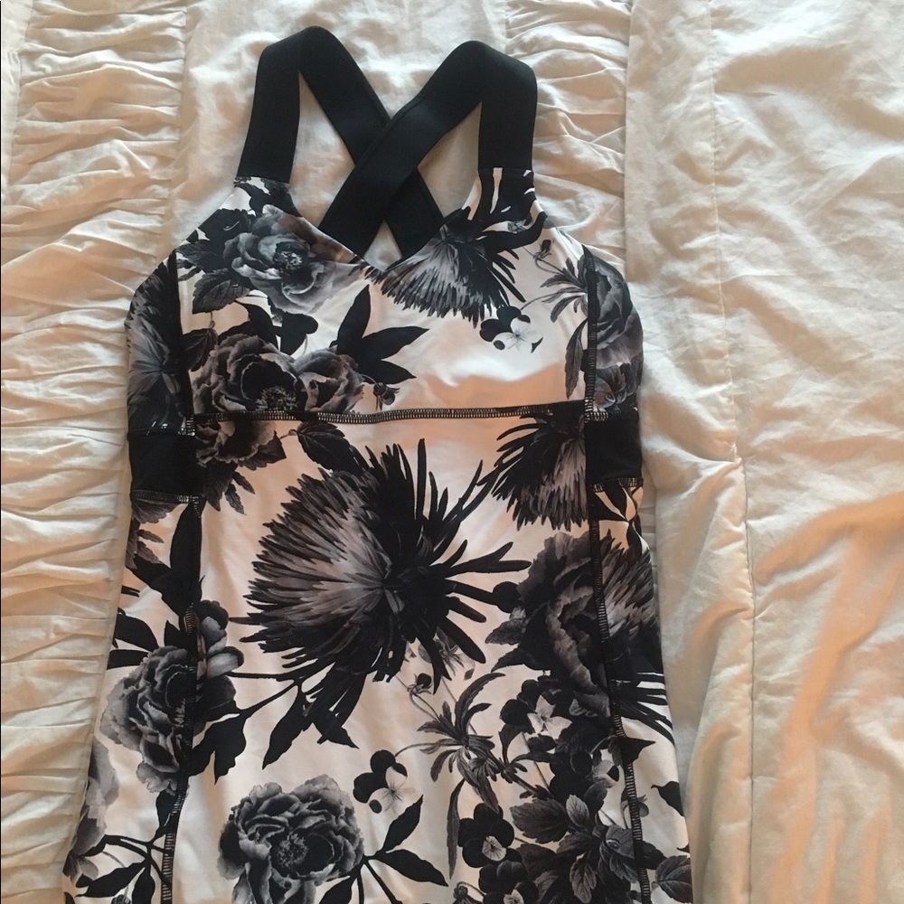 Lululemon tank