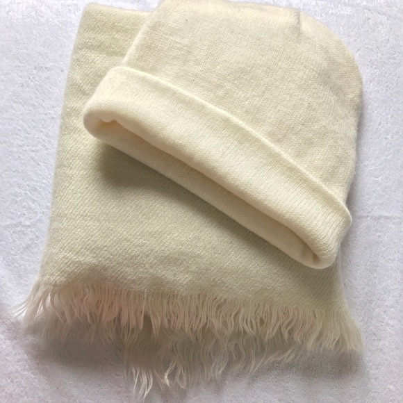 Forever 21 Accessories - Forever 21 soft cream scarf & hat. Forever 21 Accessories - Forever 21 soft cream scarf & hat.