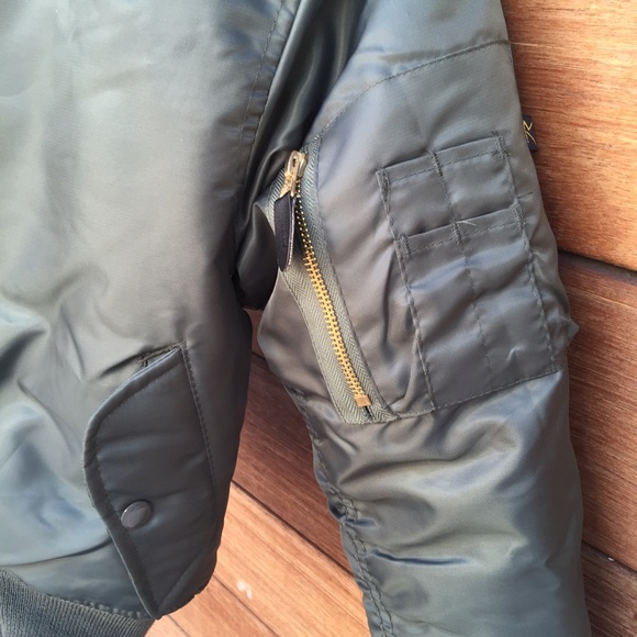 Bomber jacket - Picture 2 of 4