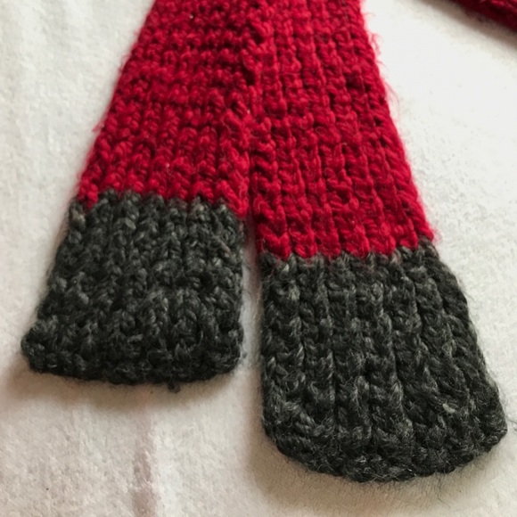 Handmade Accessories - Hand knit scarf. Handmade Accessories - Hand knit scarf.