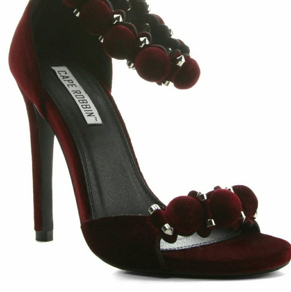 Brand name wine color pom pom sandal