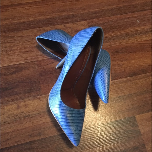 Shoes - Size 6 Heels