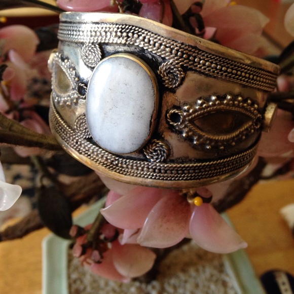 Vintage Jewelry - Vintage moonstone cuff