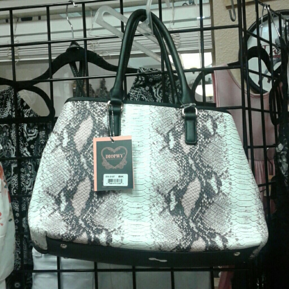Purse - Picture 2 of 2
