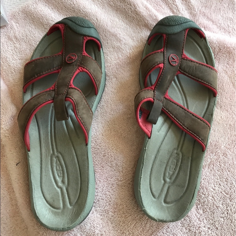 Keen slip on sandals. Size 7.5.