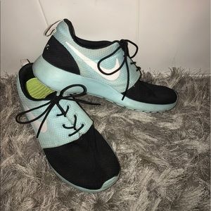 Nike Roshes