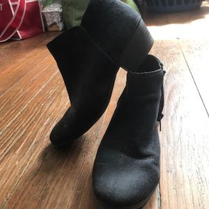 Black shade booties