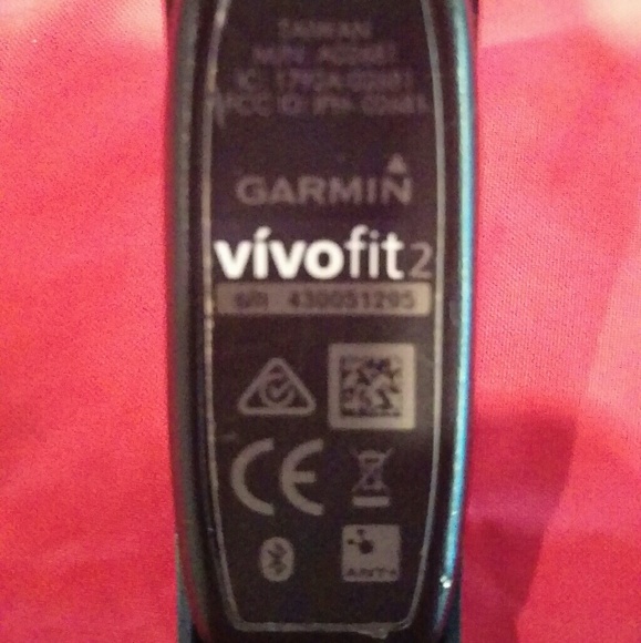 Garmin Fitness Tracker similar to Fitbit - Picture 5 of 5