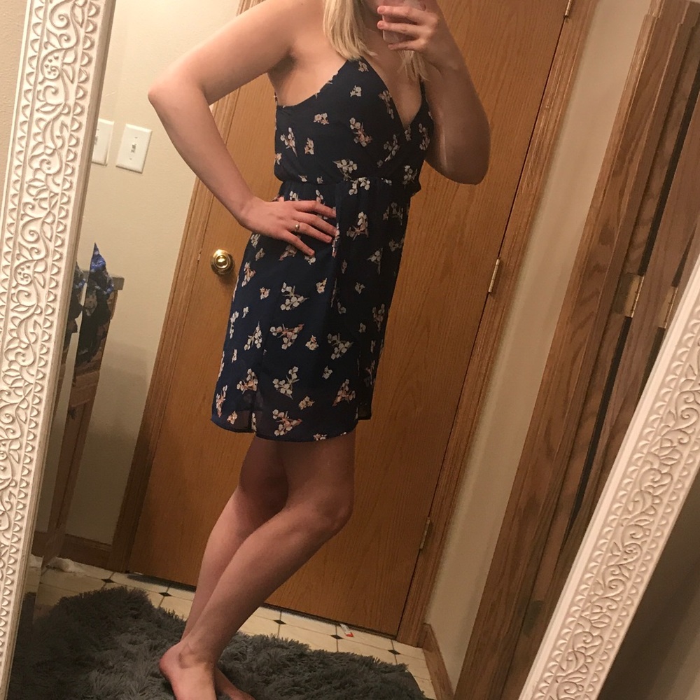 Size Medium blue floral Francesca's Dress