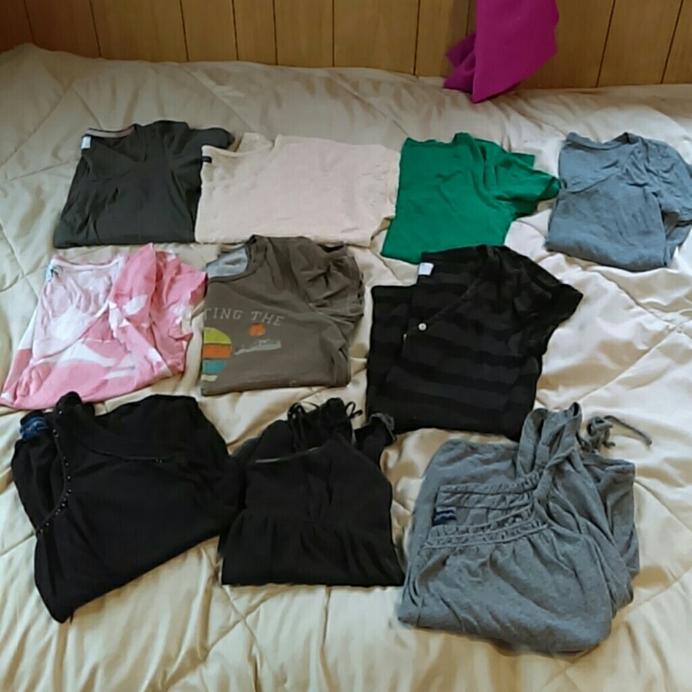 AE medium top lot