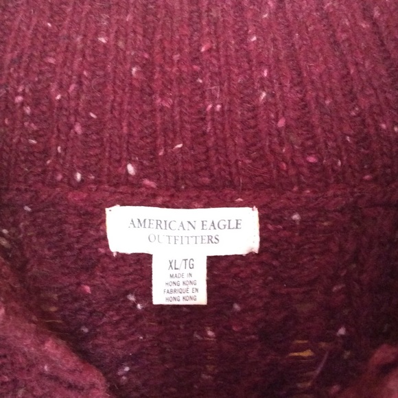 Sweater that hangs on shoulders - Picture 2 of 2