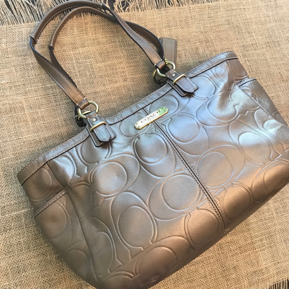 FINAL PRICE✨Beautiful gold leather Coach bag