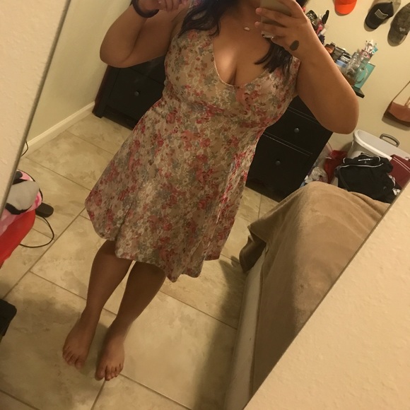 Spring Floral Dress - Picture 4 of 4