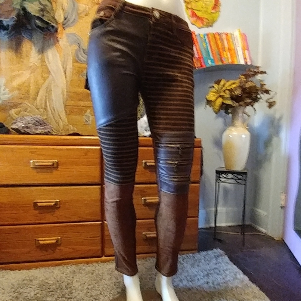 Last 1🌟NWT🌟🆕BRYZ. Brown Fashion Jean