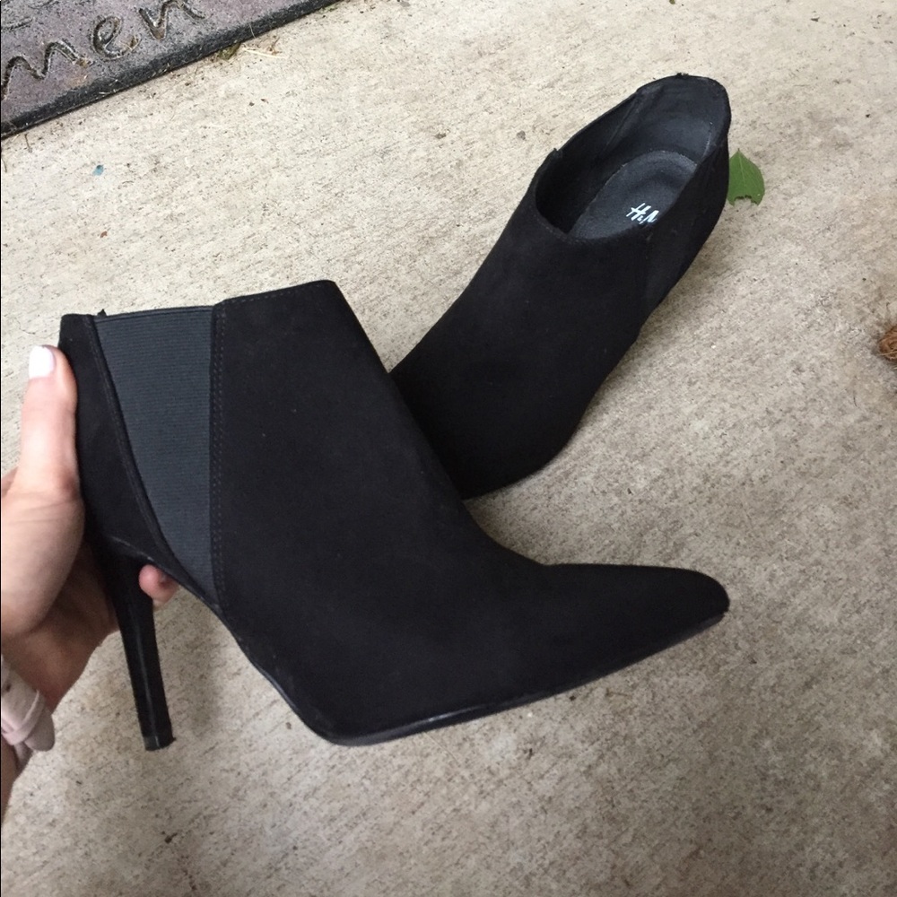 Black heeled booties
