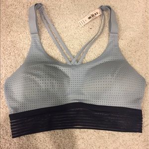 VS Lightweight Sports Bra