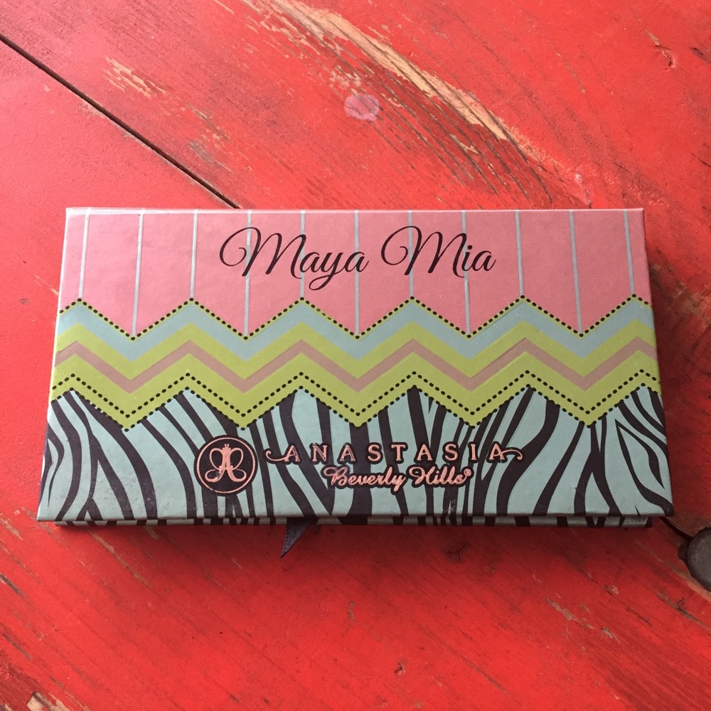 Anastasia Beverly Hills "Maya Mia" palette
