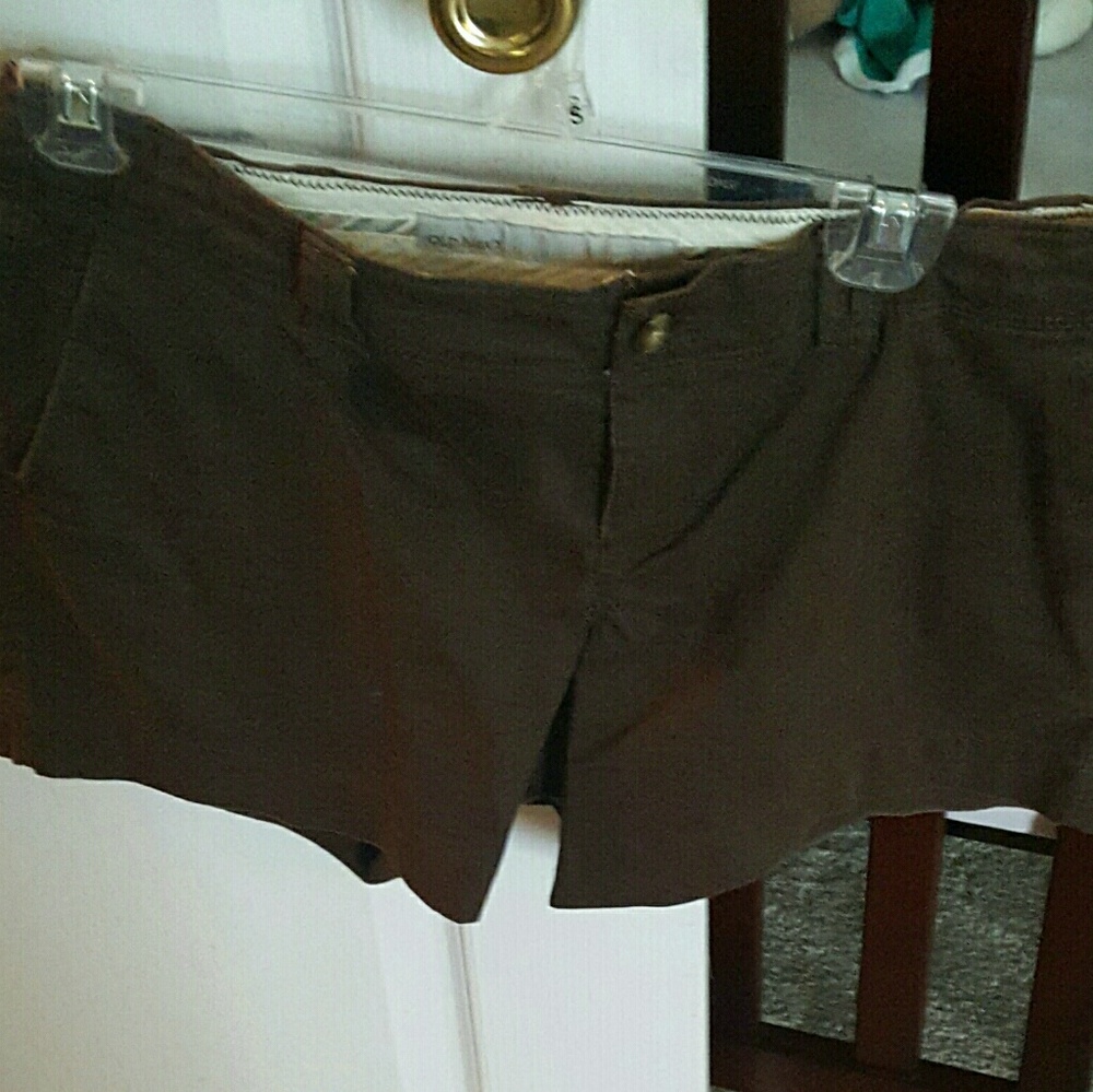 Brown old navy shorts