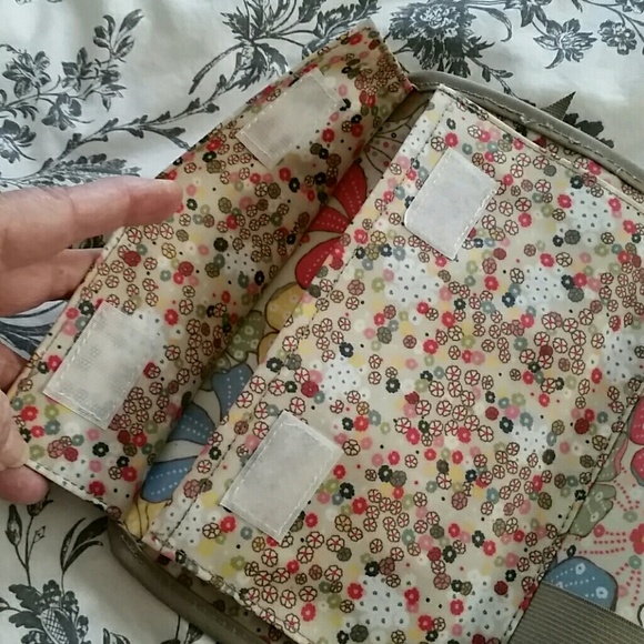 Thirty One brand jewelry or make up travel bag. (Newly marked down then donated) - Picture 4 of 6