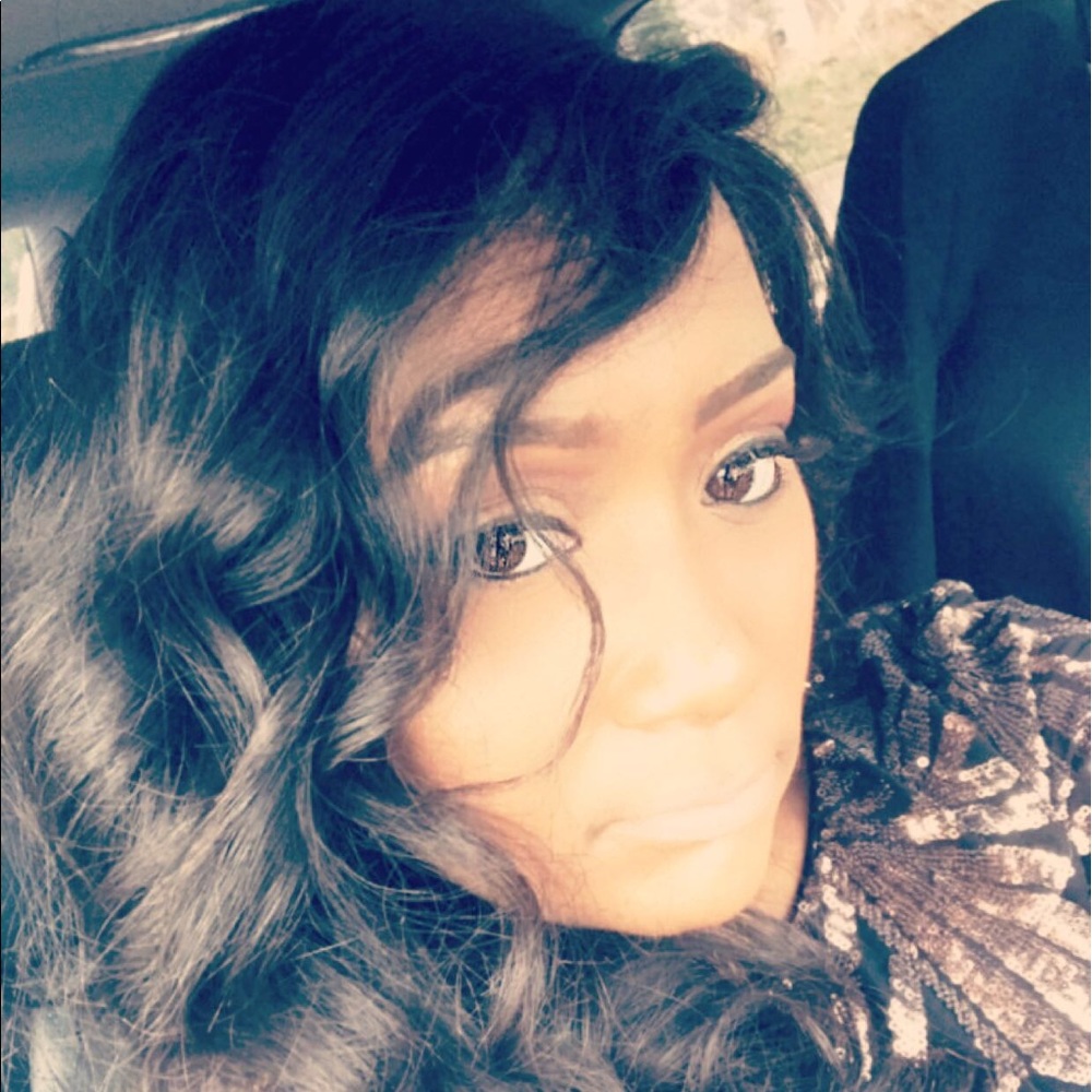 Meet your Posher, Monica