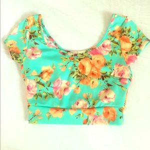 🌸NWOT Charlotte Russe Crop Top🌸