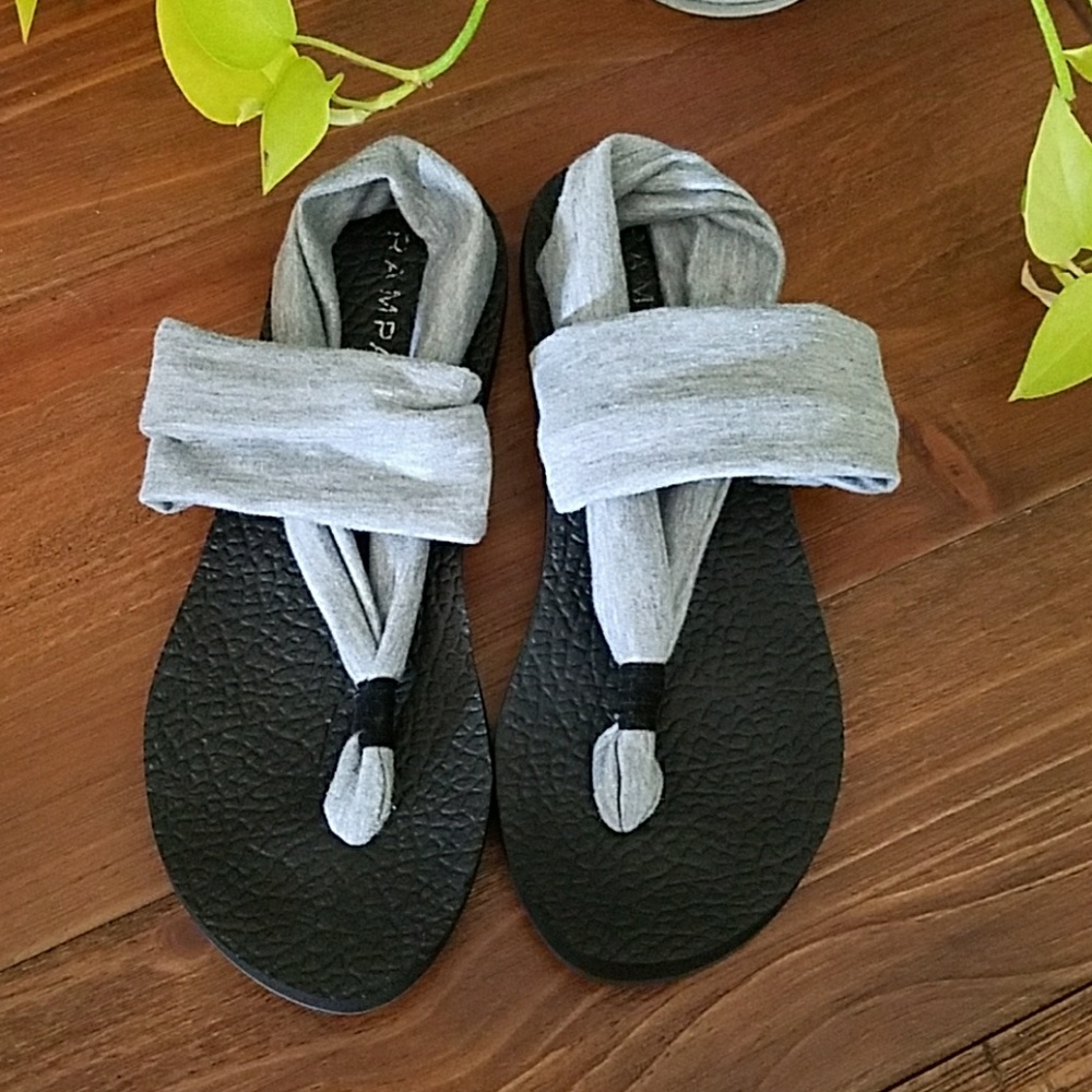 ***Sale Item!*** Rampage Sandals size 7