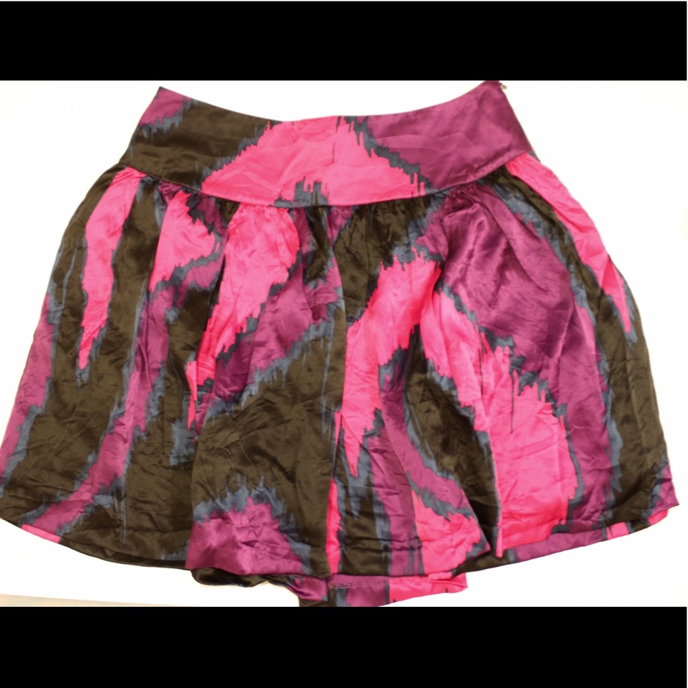 Kenzie Graphic A-Line Mini Skirt