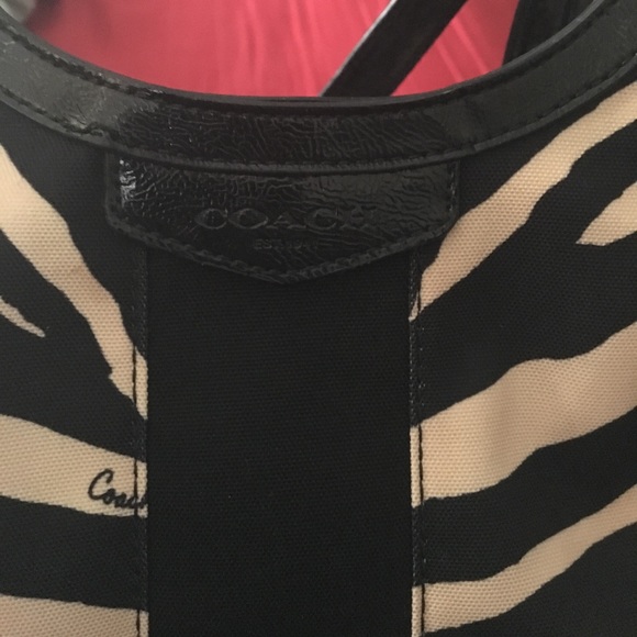 Gorgeous Coach Zebra print purse - Picture 2 of 8