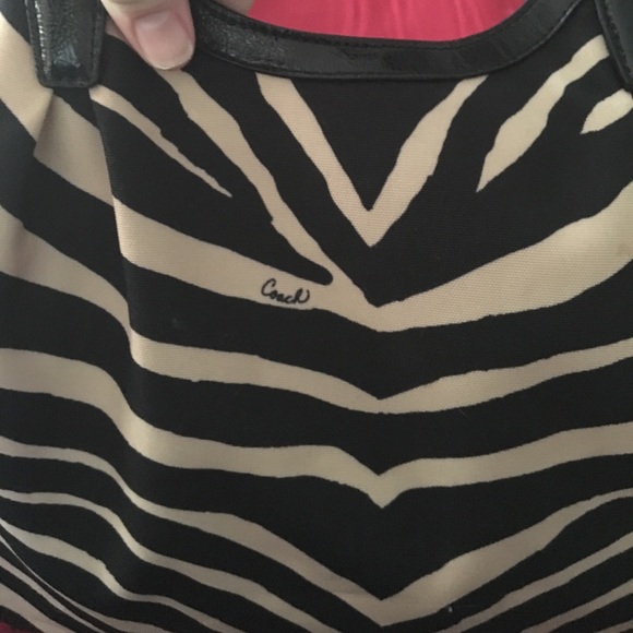 Gorgeous Coach Zebra print purse - Picture 3 of 8