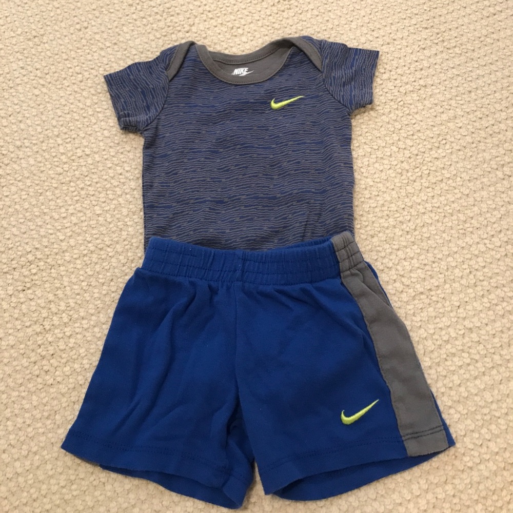 Nike onesie & shorts set (6-9 mos)