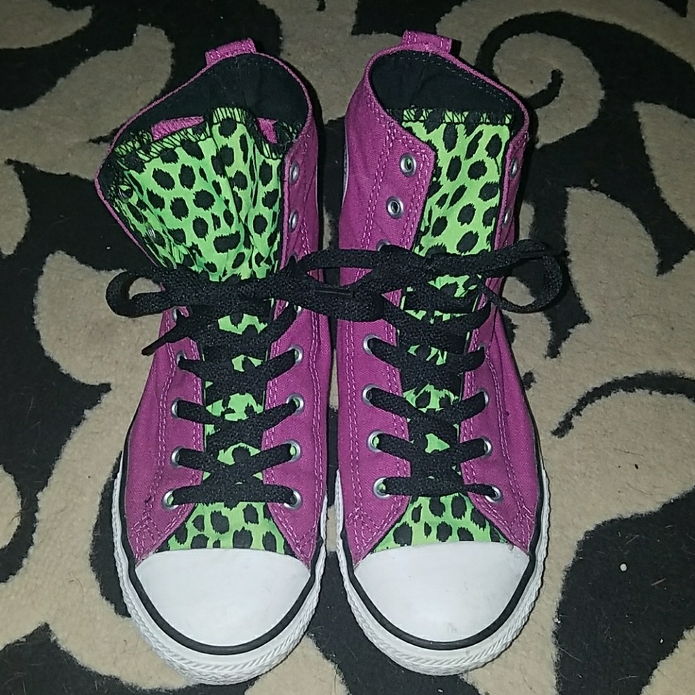 (Sold) Converse shoes