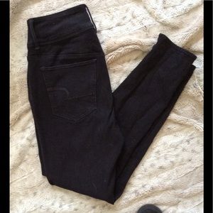 Black Wash Hi-waisted American Eagle Skinny Jeans