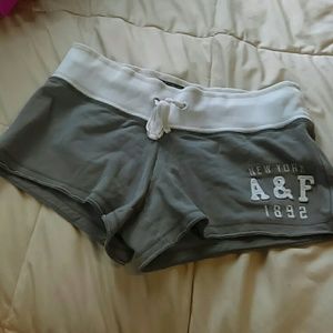 A&f medium shorts