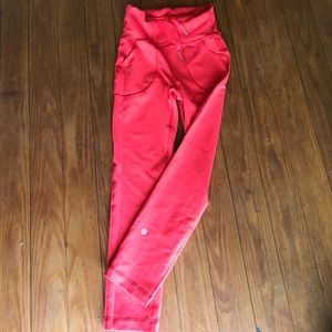 Red lululemon cropped tight