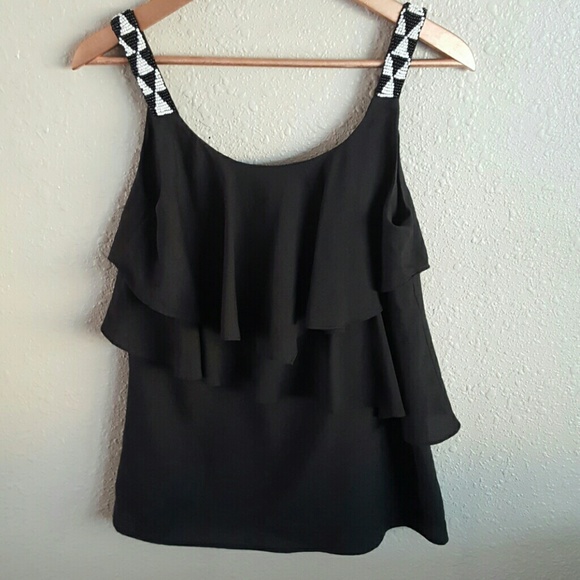 Asymmetrical ruffle top - Picture 2 of 3