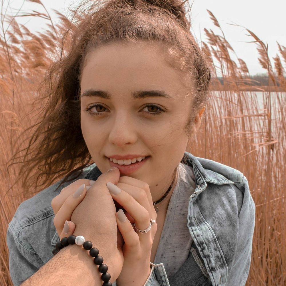 Meet your Posher, Corinne