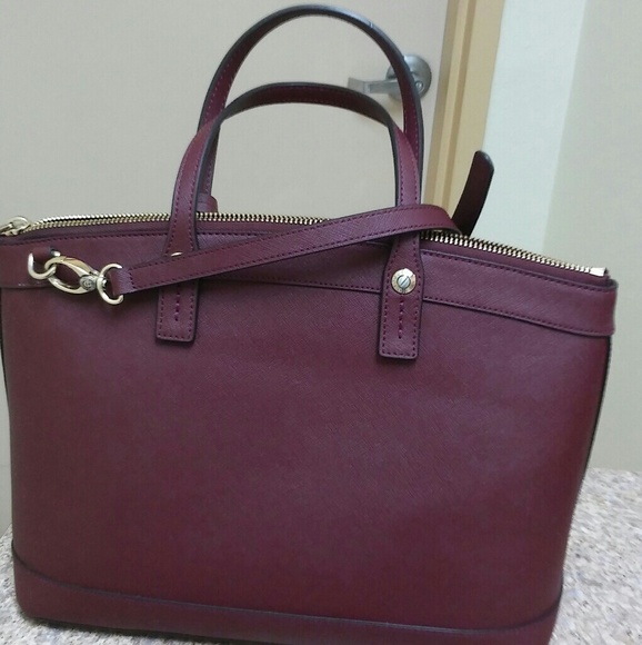 SOLD Henri bendel - Picture 2 of 4