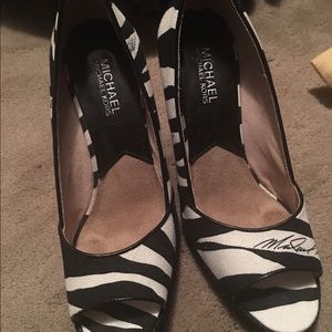 Michael Kors canvas wedges size 7.5