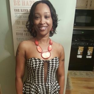 Meet your Posher, Nicole